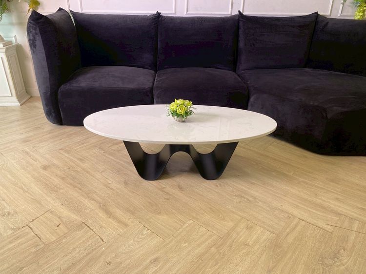 โต๊ะกลาง ท็อปหินขาว ขาเหล็กสีดำ