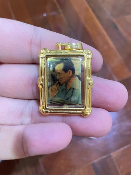 พระบรมฉายาบักษณ์ทองคำแท้ 97.66 พร้อมกล่องเดิม รูปที่ 2