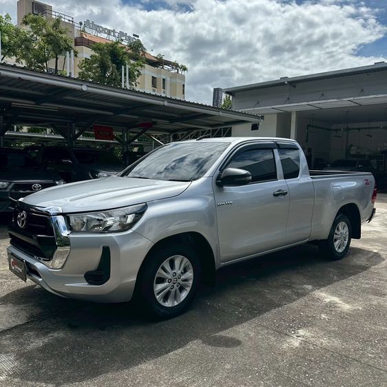 Toyota Hilux Revo 2023 2.4 Z Edition Entry Pickup ดีเซล ไม่ติดแก๊ส เกียร์ธรรมดา บรอนซ์เงิน รูปที่ 3