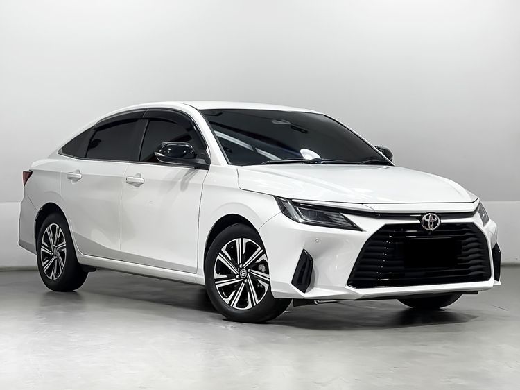 Toyota Yaris ATIV 2024 1.2 Premium Luxury Sedan เบนซิน เกียร์อัตโนมัติ ขาว รูปที่ 3