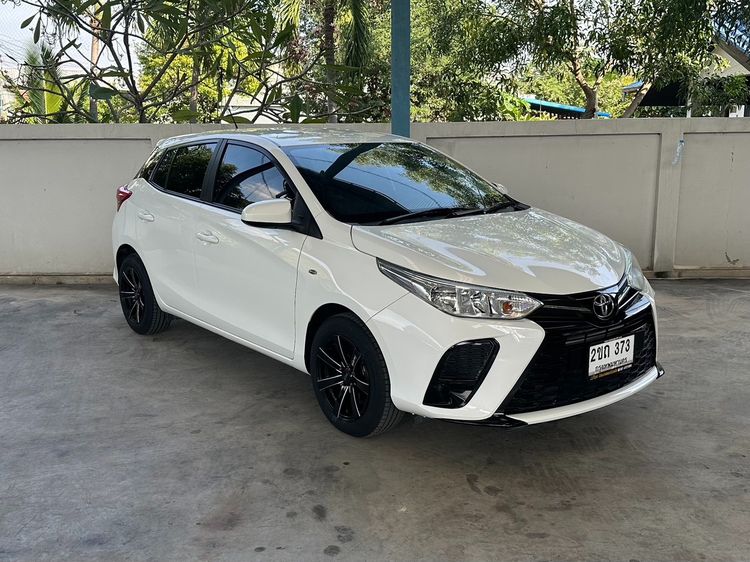 Toyota Yaris 2022 1.2 Entry Sedan เบนซิน ไม่ติดแก๊ส เกียร์อัตโนมัติ ขาว รูปที่ 2