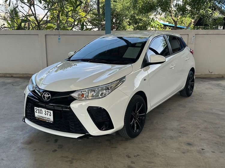 รถ Toyota Yaris 1.2 Entry สี ขาว