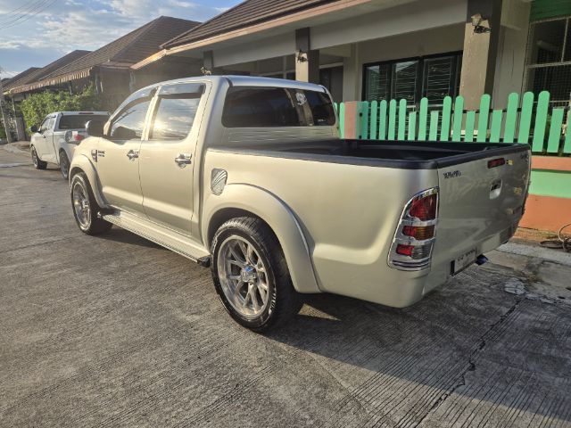Toyota Hilux Vigo 2008 3.0 E Pickup ดีเซล เกียร์ธรรมดา บรอนซ์ทอง รูปที่ 2
