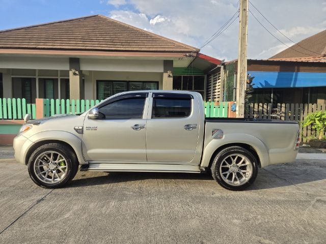 Toyota Hilux Vigo 2008 3.0 E Pickup ดีเซล เกียร์ธรรมดา บรอนซ์ทอง รูปที่ 3