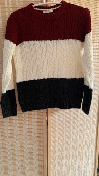 สเวตเตอร์คอกลมถักนิตติ้ง