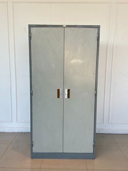 ตู้เหล็ก 2 บานเปิด แบรนด์ LUCKY สีเทา