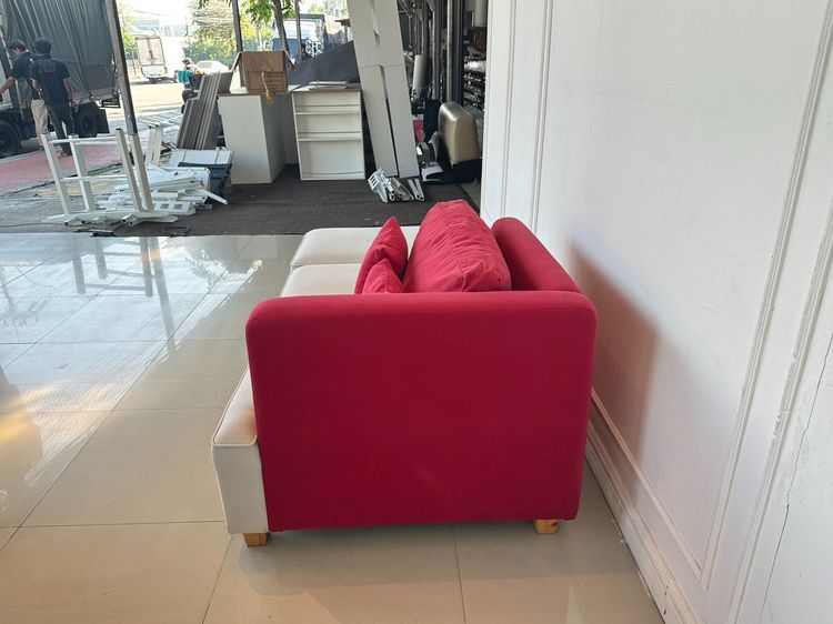 โซฟาเดย์เบด พร้อมสตูล เบาะผ้าสีเทา พิงหลังผ้าสีแดง รูปที่ 3