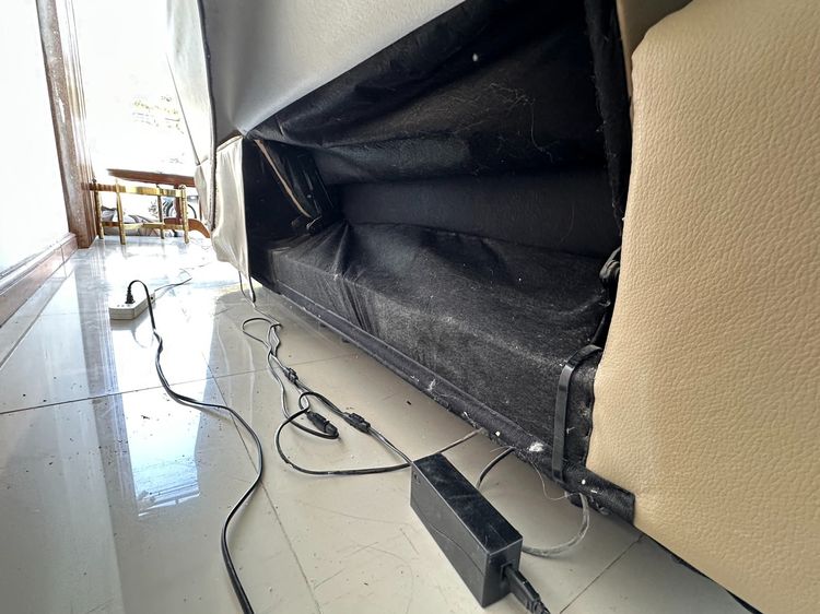 โซฟาปรับนอนไฟฟ้า 2 ที่นั่ง เบาะหนังแท้ผิวสัมผัส สีน้ำตาล ขาเหล็ก รูปที่ 8