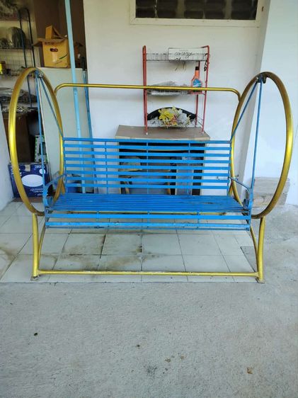 ชิงช้ากลมนั่งในสวน,ในบ้าน รูปที่ 2