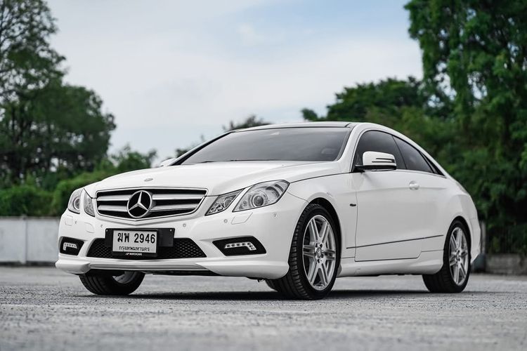 รถ Mercedes-Benz E-Class E200 สี ขาว