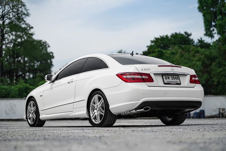 Mercedes-Benz E-Class 2012 E200 Sedan เบนซิน ไม่ติดแก๊ส เกียร์อัตโนมัติ ขาว รูปที่ 3