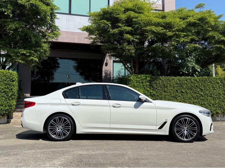 BMW Series 5 2021 530e Sedan āļāļĨāļąāđāļāļāļīāļāđāļŪāļāļĢāļīāļ (PHEV) āđāļĄāđāļāļīāļāđāļāđāļŠ āđāļāļĩāļĒāļĢāđāļāļąāļāđāļāļĄāļąāļāļī āļāļēāļ§ āļĢāļđāļāļāļĩāđ 2