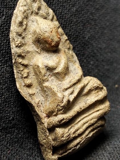 พระรอดลำพูนพิมพ์ใหญ่เนื้อโทนขาวครับ รูปที่ 16