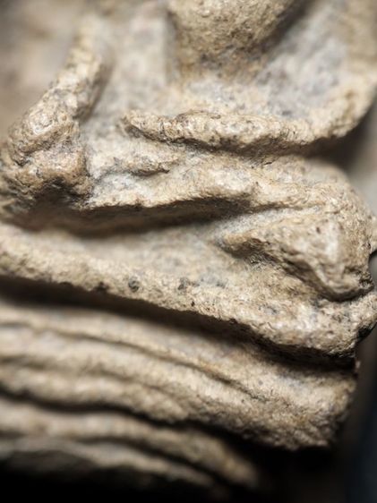 พระรอดลำพูนพิมพ์ใหญ่เนื้อโทนขาวครับ รูปที่ 13