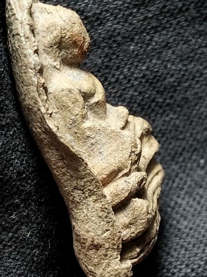 พระรอดลำพูนพิมพ์ใหญ่เนื้อโทนขาวครับ รูปที่ 8