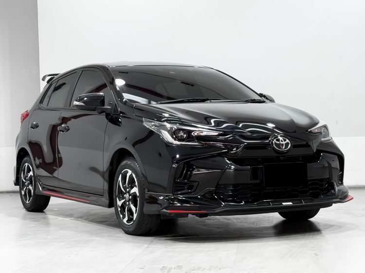 Toyota Yaris 2023 1.2 Premium Sedan เบนซิน เกียร์อัตโนมัติ ดำ รูปที่ 3