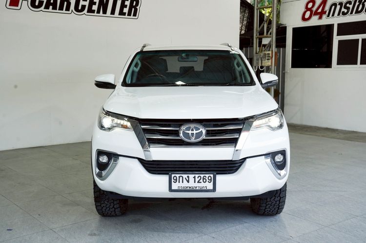 Toyota Fortuner 2019 2.4 V Utility-car ดีเซล ไม่ติดแก๊ส เกียร์อัตโนมัติ ขาว รูปที่ 2