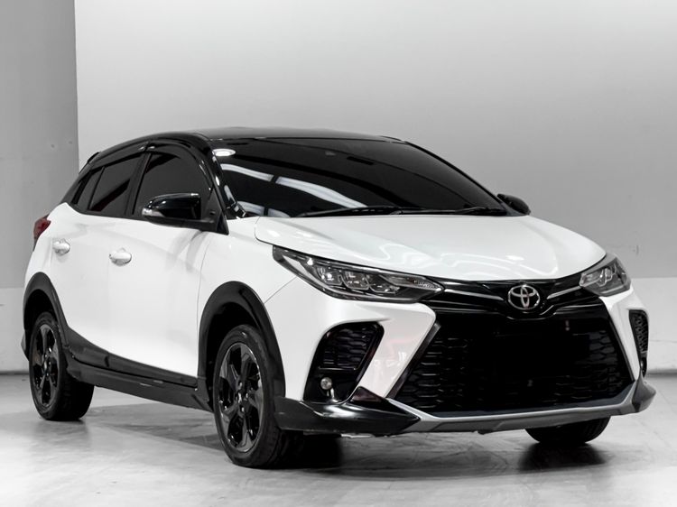 Toyota Yaris 2023 1.2 Sport Premium X Sedan เบนซิน เกียร์อัตโนมัติ ขาว รูปที่ 3