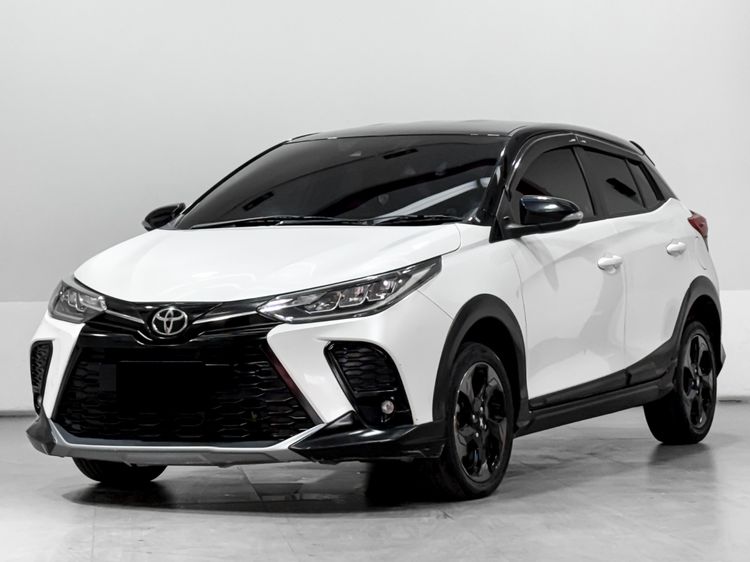 รถ Toyota Yaris 1.2 Sport Premium X สี ขาว