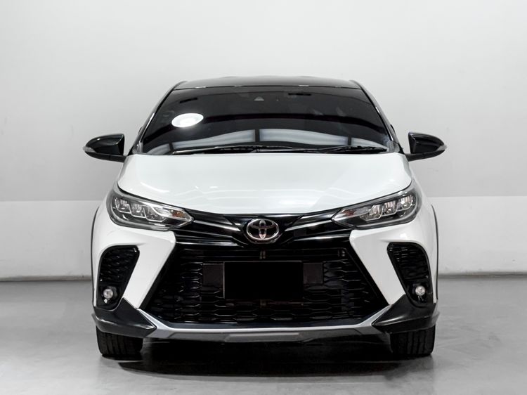 Toyota Yaris 2023 1.2 Sport Premium X Sedan เบนซิน เกียร์อัตโนมัติ ขาว รูปที่ 2