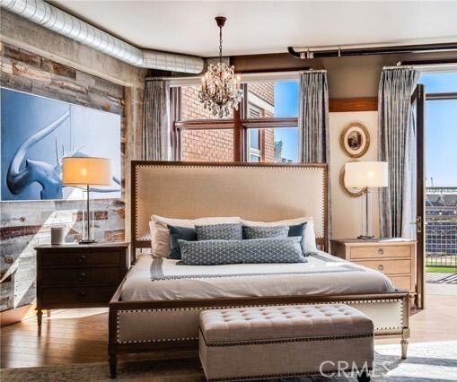 เตียงแบรนด์นำเข้า  6 ฟุต สภาพใหม่สวย  รูปที่ 2