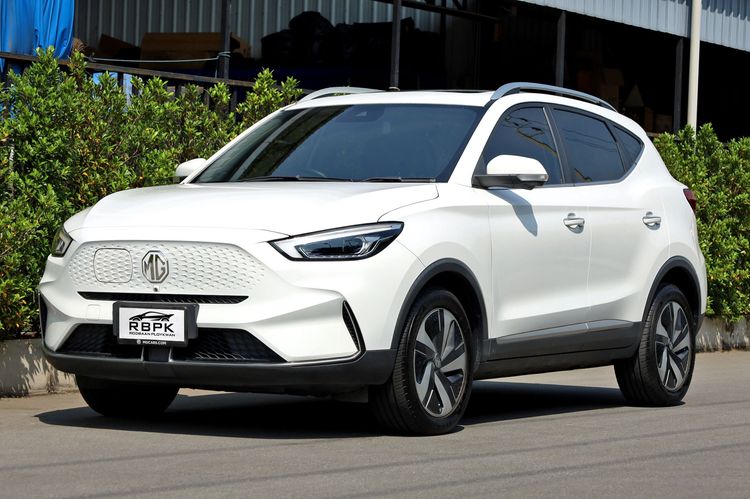 รถ MG ZS EV สี ขาว