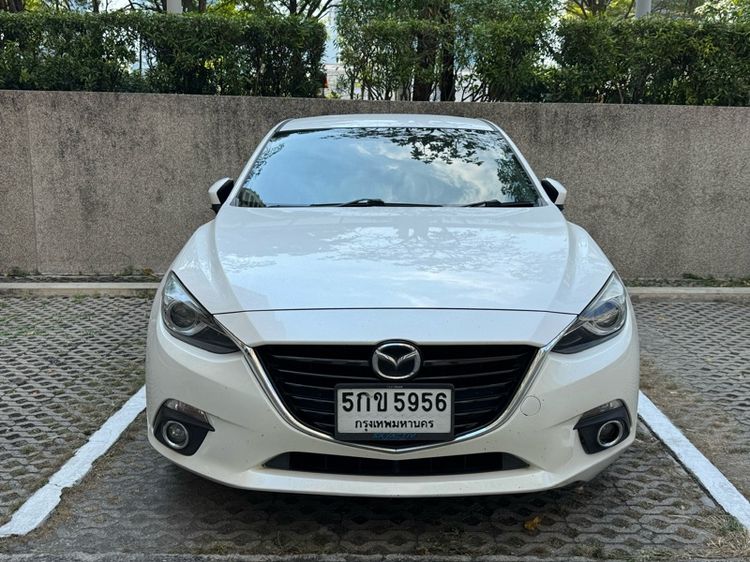 Mazda Mazda3 2016 2.0 SP Sedan เบนซิน ไม่ติดแก๊ส เกียร์อัตโนมัติ ขาว