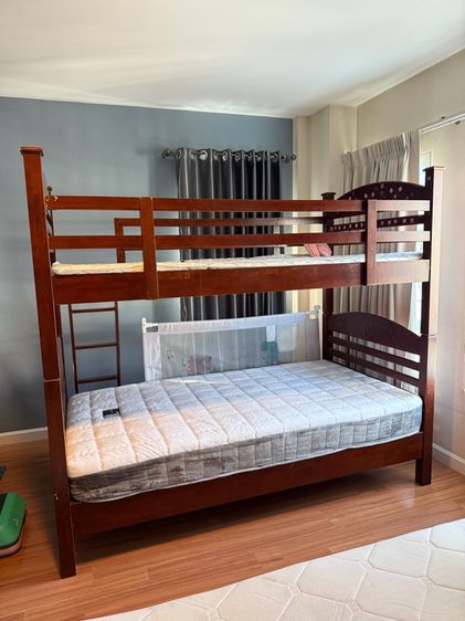 อื่นๆ เตียงไม้ 2 ชั้น 3.5ฟุต ไม้เนื้อแข็ง ผู้ใหญ่นอนชั้น 2ได้ 