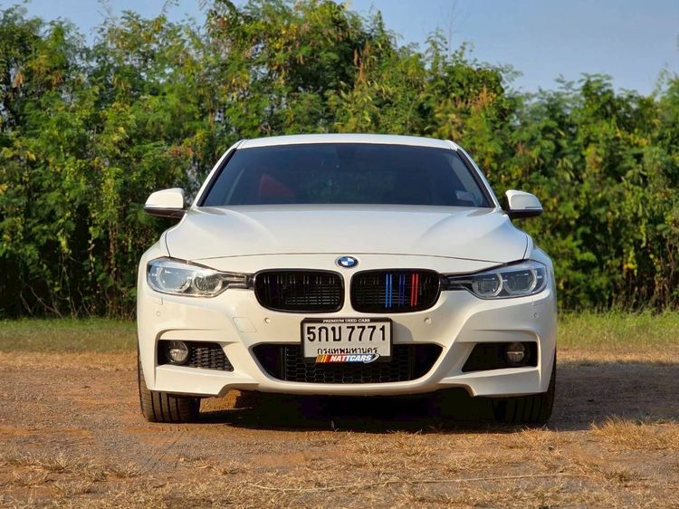 BMW Series 3 2018 330e Sedan ปลั๊กอินไฮบริด (PHEV) ไม่ติดแก๊ส เกียร์อัตโนมัติ ขาว รูปที่ 2