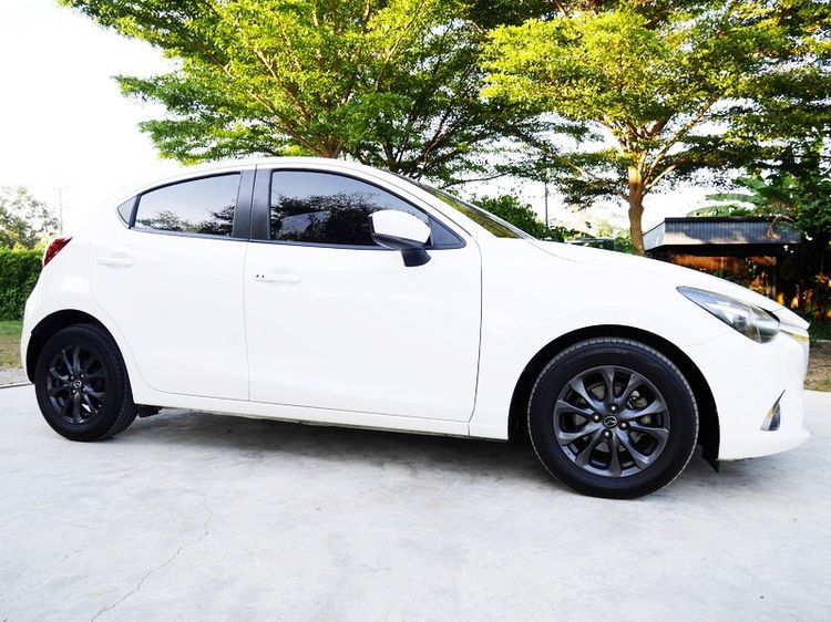Mazda Mazda 2 2017 1.3 Sports High Connect Sedan เบนซิน ไม่ติดแก๊ส เกียร์อัตโนมัติ ขาว รูปที่ 2