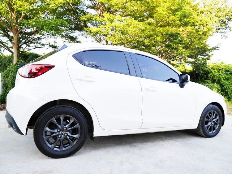 Mazda Mazda 2 2017 1.3 Sports High Connect Sedan เบนซิน ไม่ติดแก๊ส เกียร์อัตโนมัติ ขาว รูปที่ 4