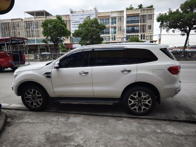 Ford Everest 2016 2.2 Titanium Plus Utility-car ดีเซล ไม่ติดแก๊ส เกียร์อัตโนมัติ ขาว รูปที่ 4