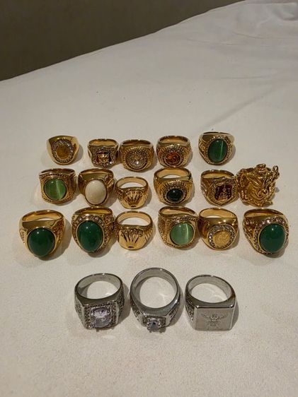 ชุดแหวน ของเก่าเก็บ เหมาๆ ทั้งหมด 20 วง สวยหายาก เก่าเก็บ ของที่บ้าน ขาย ยก ทั้งหมด ตามสภาพ พร้อมส่งครับสวย น่าสะสม เดิมๆ เบอร์ 9 ครับ