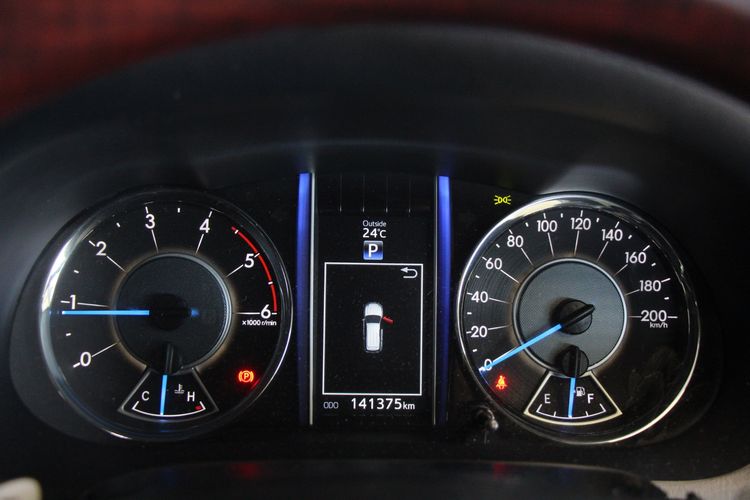 Toyota Fortuner 2017 2.4 V Utility-car ดีเซล ไม่ติดแก๊ส เกียร์อัตโนมัติ ขาว รูปที่ 4