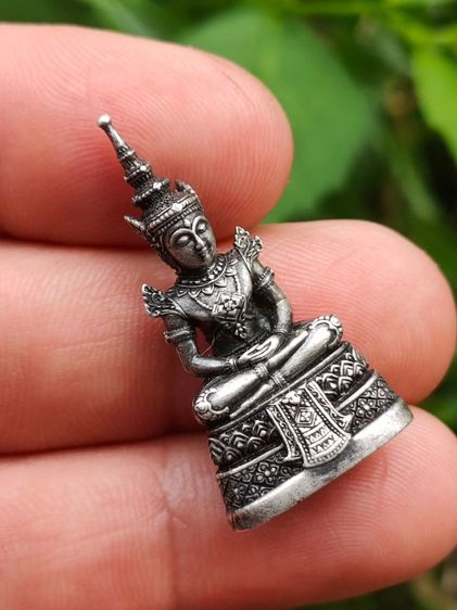 พระก้วมรกต กรมสรรสามิต รูปที่ 2