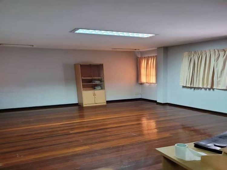 มีบางส่วน 🏡ขายบ้านเดี่ยว 143ตารางวา ใกล้ใจกลางเมือง บนถนนสุทธิสาร ซอยสวรรค์วิถี (ขายตามสภาพ ต้องปรับปรุงก่อนเข้าอยู่) รูปที่ 4
