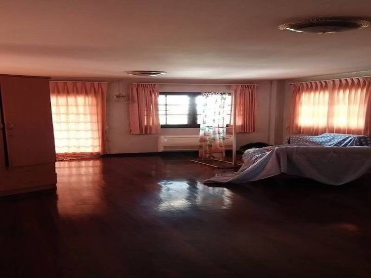 āļĄāļĩāļāļēāļāļŠāđāļ§āļ ðĄāļāļēāļĒāļāđāļēāļāđāļāļĩāđāļĒāļ§ 143āļāļēāļĢāļēāļāļ§āļē āđāļāļĨāđāđāļāļāļĨāļēāļāđāļĄāļ·āļāļ āļāļāļāļāļāļŠāļļāļāļāļīāļŠāļēāļĢ āļāļāļĒāļŠāļ§āļĢāļĢāļāđāļ§āļīāļāļĩ (āļāļēāļĒāļāļēāļĄāļŠāļ āļēāļ āļāđāļāļāļāļĢāļąāļāļāļĢāļļāļāļāđāļāļāđāļāđāļēāļāļĒāļđāđ) āļĢāļđāļāļāļĩāđ 3