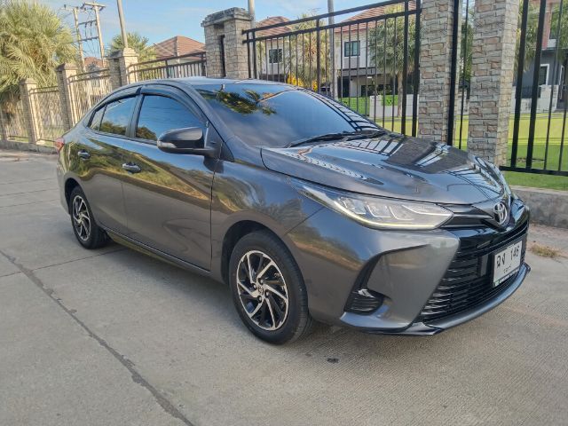 รถ Toyota Yaris ATIV 1.2 Sport สี เทา