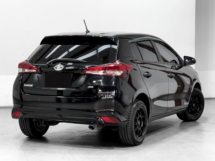 Toyota Yaris 2019 1.2 J Sedan เบนซิน เกียร์อัตโนมัติ ดำ รูปที่ 4