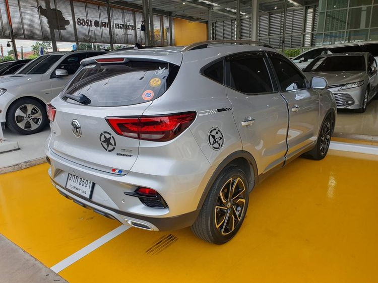 MG ZS 2021 1.5X+ Sunroof Sedan เบนซิน ไม่ติดแก๊ส เกียร์อัตโนมัติ บรอนซ์เงิน รูปที่ 4