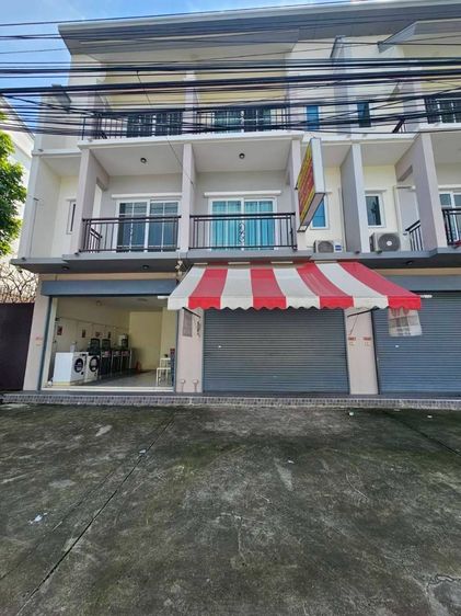 🏣ขายตึกพาณิชย์​ 3ชั้น​ EVERCITY สภาพใหม่​ ตกแต่งพร้อมใช้งาน​ เนื้อที่​ 22.2 ตารางวา​ ทำเลค้าขาย​ ต่อเติมเต็ม​ พร้อมพื้นที่จอดรถหลังบ้าน​ 2ค