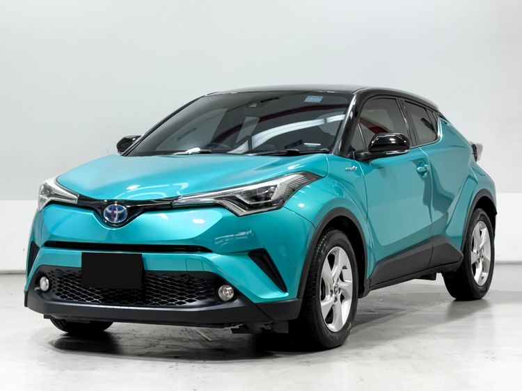 รถ Toyota C-HR 1.8 HV Hi สี เขียว