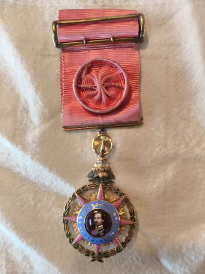 เหรียญ ร.5 บำรุงตระกูลวงษ์ 
เนื้อทองคำลงยา รศ 121 

รับประกันของแท้ รูปที่ 3