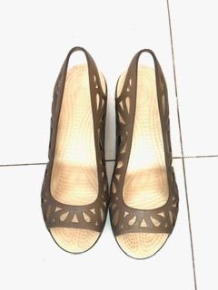 รองเท้าส้นเตารีด อื่นๆ UK 6 | EU 39 1/3 | US 7.5 อื่นๆ CROCS WOMEN'S SANDAL SHOES