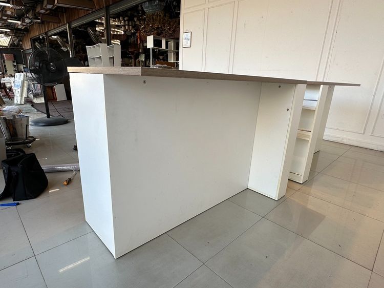 ตู้ไอซ์แลนด์ 2 บานเปิด 2 ลิ้นชัก โครงไม้ MDF ท็อปสีบีชลายไม้ โครงสีขาว  รูปที่ 4