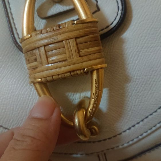 Ferragamo Shoulder Bag รูปที่ 5
