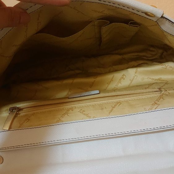 Ferragamo Shoulder Bag รูปที่ 13