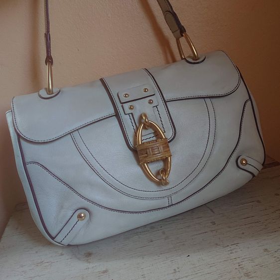 อื่นๆ หนังแท้ หญิง ขาว Ferragamo Shoulder Bag