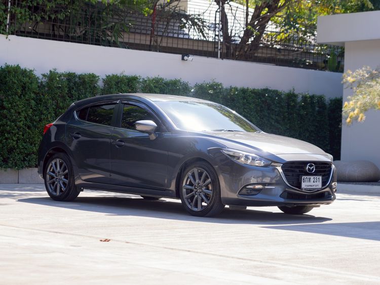 รถ Mazda Mazda3 2.0 C สี เทา