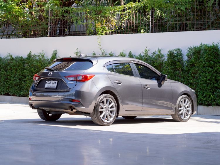 Mazda Mazda3 2017 2.0 C Sedan เบนซิน ไม่ติดแก๊ส เกียร์อัตโนมัติ เทา รูปที่ 4